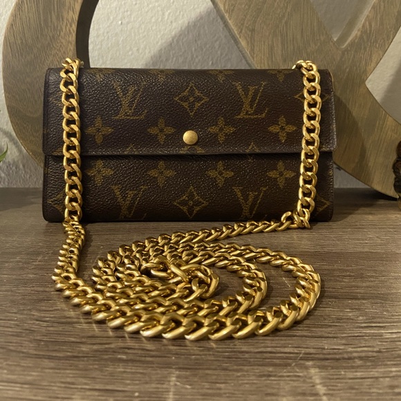 ⚜️Louis Vuitton Monogram WOC Pochette Style Crossbody w/Vintage Gold Tone - Picture 2 of 12